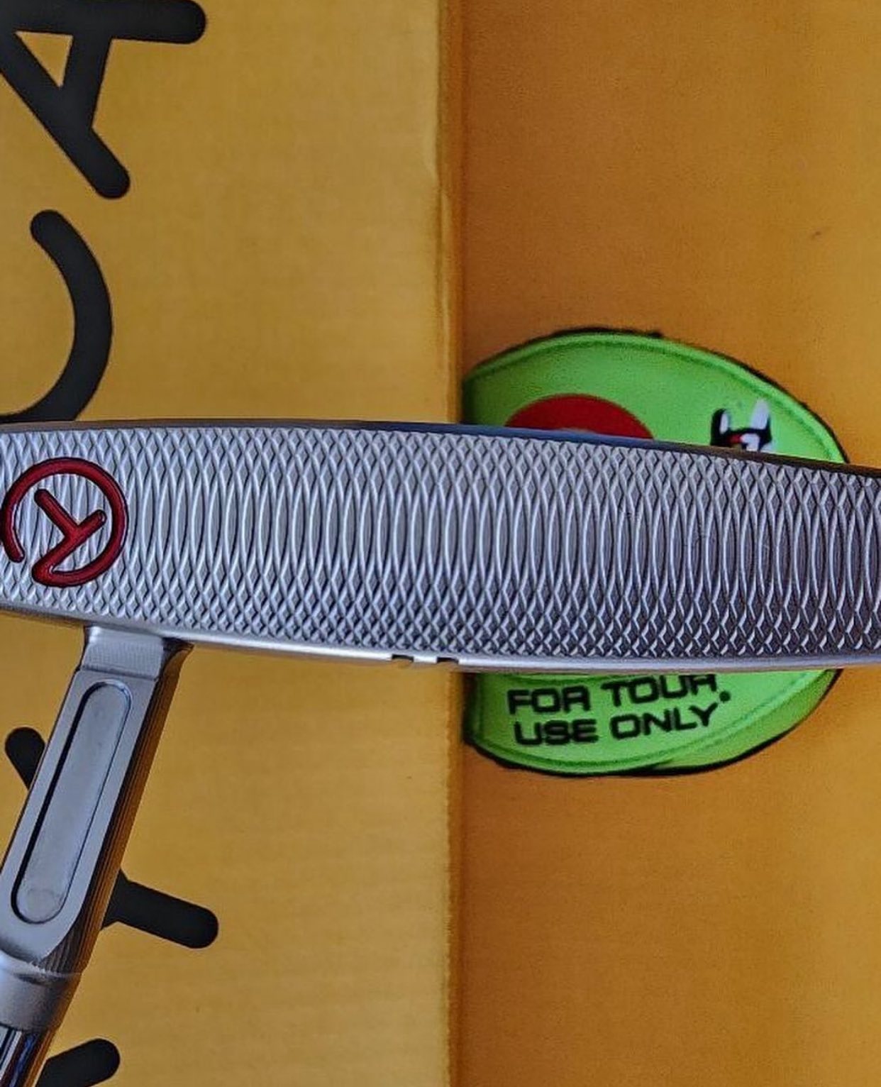 Scotty Cameron Circle T Phantom T9.5 Tour 34 Inch - Image 11