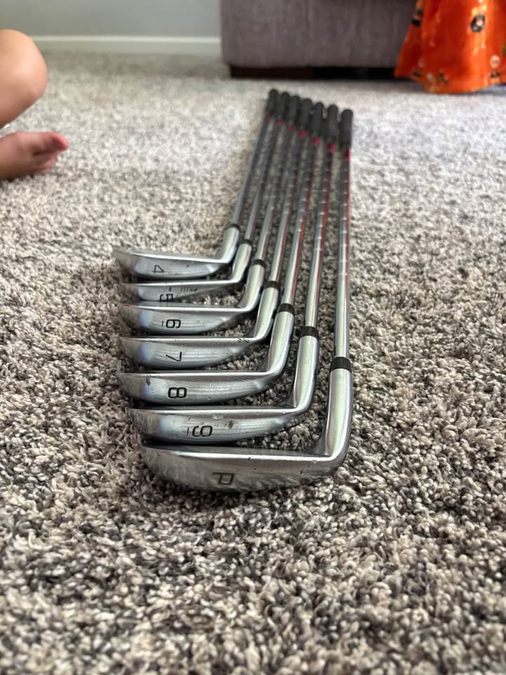 Mizuno Jpx 825 Pro irons kbs tour fst shafts with golf pride tour wraps. - Image 2