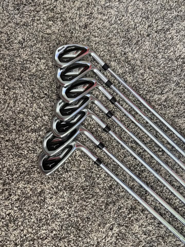 Mizuno Jpx 825 Pro irons kbs tour fst shafts with golf pride tour wraps.